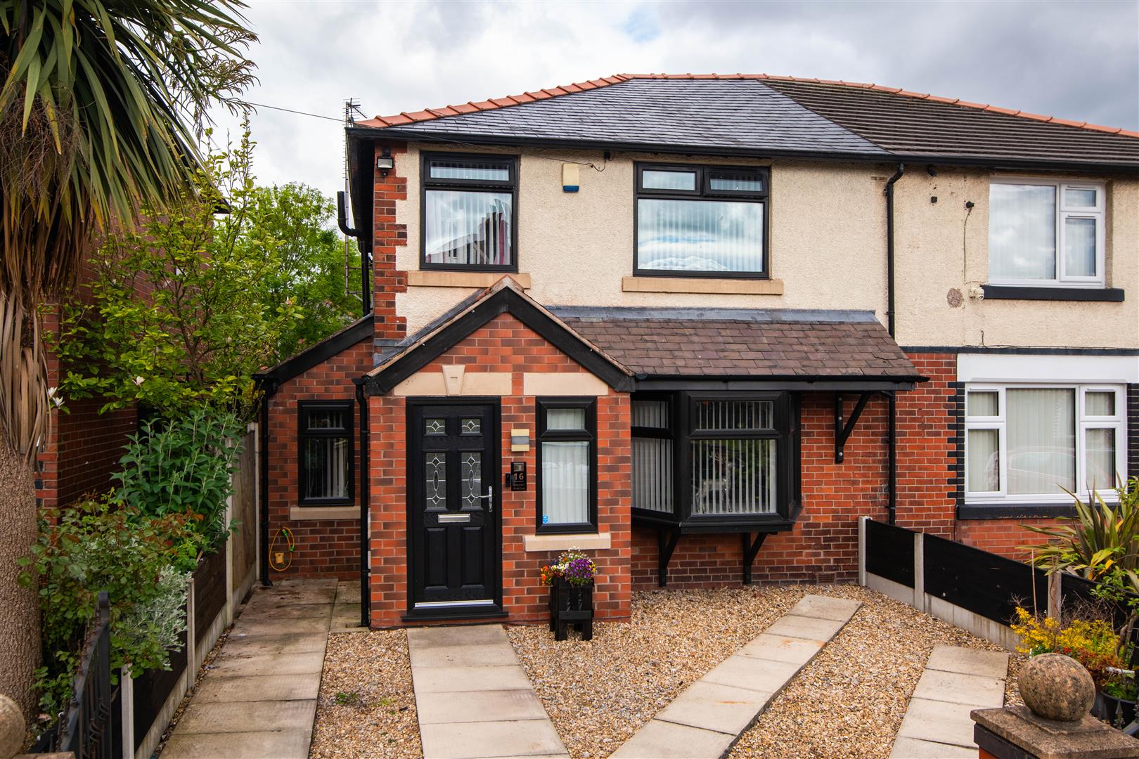 4 bed property in Stewart Avenue, Bolton